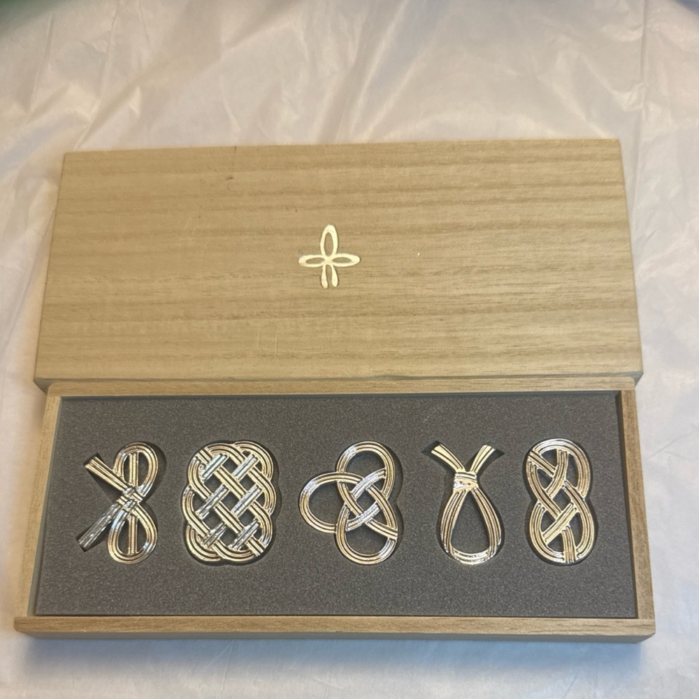 Chopsticks Rest Beautiful 5 piece set - open box
